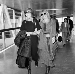 Julie Andrews and Dyan Cannon flew into Heathrow together after a chance meeting aboard a