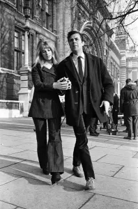 01164 Prints: Julie Christie and Dirk Bogarde on location outside the Victoria