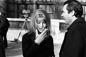 01164 Prints: Julie Christie on location outside the Victoria and Albert Museum in South Kensington