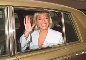 Images Dated 16th October 1995: Julie Goodyear actress departing GMTV Studios