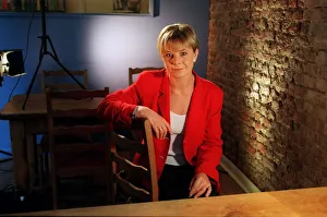 Juliet Morris TV Presenter December 1998 At home sitting on chair A&copy;mirrorpix