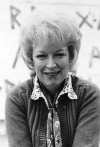 00141 Prints: June Whitfield the British actress / comedian - December 1971 Dbase Msi