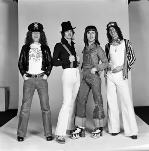 01172 Prints: Just home in time for Christmas in England - Slade have a new record going into