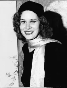 Scarves And Shawls Prints: Karen Black American actress is to star in a new film with Omar Sharif called Ace Up My