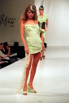 Show Prints: KATE MOSS MODELLING STELLA MCCARTNEY DESIGN AT FASHION SHOW 13 / 06 / 1995