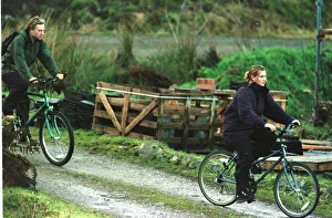 Honeymoons Prints: Kate Winslet and new husband Jim Threapleton Nov 1998 on honeymoon in the Scottish