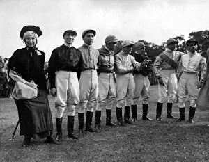 00329 Prints: Kate'with former Epsom Derby winner. Left to right: - Michael Beary