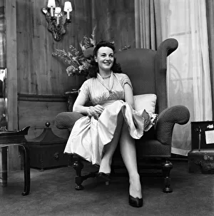 00012 Prints: Kathleen Winsor - Authoress. September 1952 C2740-001