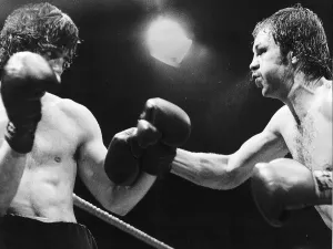 Keith Bussey light heavyweight boxer with contender Steve Lewin DBase