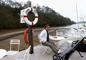 Keith Floyd Chef & TV Presenter pictured relaxing outside The Maltsters Arms, Bow Creek