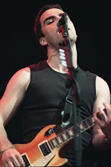 00102 Prints: Kelly Jones lead singer of Stereophonics on stage singing