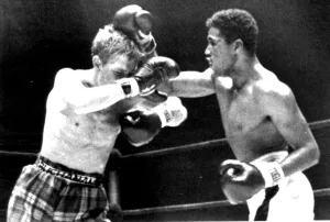 00200 Prints: Ken Buchanan Boxer Of Edinburgh Scotland Ducks Under Right Thrown By Ismael Laguna