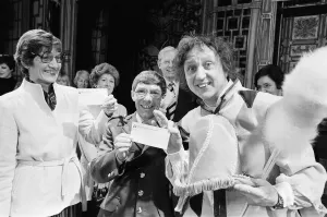Fundraising Prints: Ken Dodd, Comedian, presents 1000 pound cheque to the British Heart Foundation, Coventry