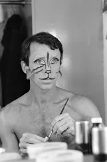 01316 Prints: Kenn Wells, dancer who plays the character Skimbleshanks in West End show Cats