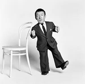 00897 Prints: Kenny Baker, actor who plays robot character R2-D2 in new science fiction film, Star Wars