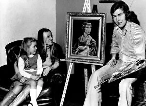 Images Dated 7th February 1974: Kevin Finnegan middleweight boxer with wife Maralynn and daughter Lisa