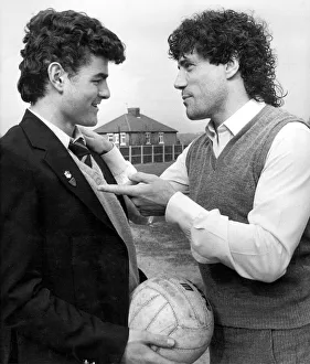 Kevin Keegan gives advice to Newcastle schoolboy Ian Bogie on his Wembley debut