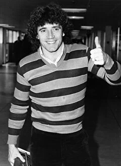 Images Dated 1st January 1982: Kevin Keegan at Heathrow airport 1982