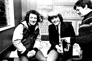 Images Dated 9th January 2013: The Kevin Keegan Roadshow at the Heaton RAOB Club in February 1983 AC / DC singer