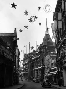 Kidderminster main streets have a festive appearance ahead of the Queens visit