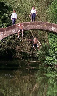 Kids jump from bridge into water at Strathclyde Country Park July 1997