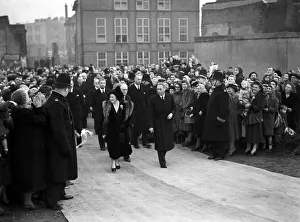 00545 Prints: King George VI and Queen Elizabeth visit Lansbury estate