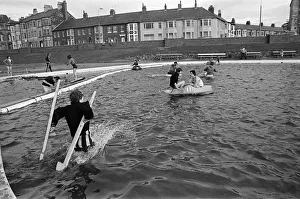 01059 Prints: Its a Knockout!'in Redcar. 1976