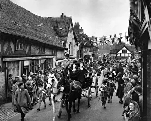 Bunting Prints: Knutsford May Festival. The royal coach passing through the street of Knutsford en route