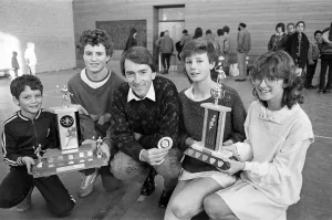 00523 Prints: Krypton Factor host Gordon Burns presents Kirklessa Junior Badminton Open tournament