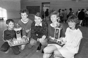 00523 Prints: Krypton Factor host Gordon Burns presents Kirklessa Junior Badminton Open tournament