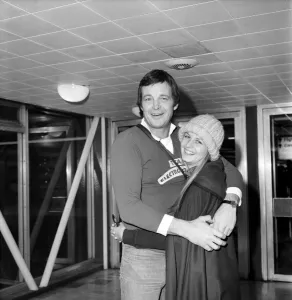 L. A. P. Twiggy. Model and singer Twiggy and boy friend Richard Whitney leaving London