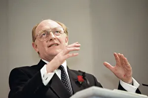 01391 Prints: Labour leader Neil Kinnock press conference at Millbank the day before the 1992 General