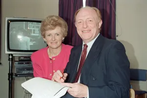 01391 Prints: Labour leader Neil Kinnock receives the results of the 1992 General Election alongside