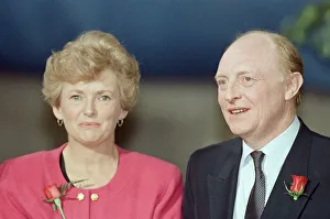 01391 Prints: Labour leader Neil Kinnock receives the results of the 1992 General Election alongside