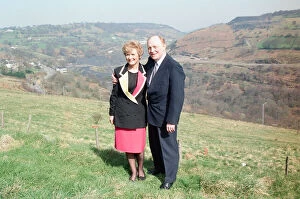 Images Dated 9th April 1992: Labour leader Neil Kinnock and his wife Glenys at Pontllanfraith, South Wales