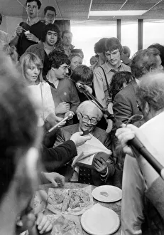 00123 Prints: Labour Party leader Michael Foot is not tempted by the pork pie and sandwiches