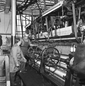 Weaving Prints: Lace curtains seen here being manufactured at an unknown Nottingham factory