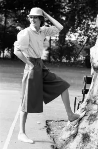 Shorts Prints: Lady Diana look-a-like Sharon Day models Bermuda shorts