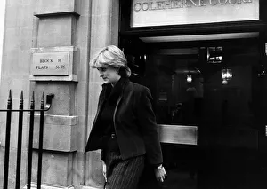 01077 Prints: Lady Diana Spencer Princess Diana goes shopping Dbase MSi leaving Coleherne Court