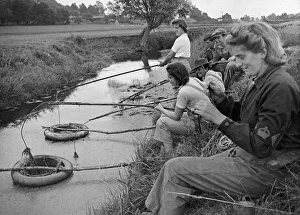 River Prints: Land Army girls learning the acient art of eel clotting near Axbridge, Somerset