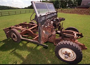 Off Road Prints: Land Rover in stages of building July 1998 Donar Vehicle from this parts are taken to