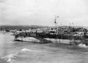 Commonwealth Prints: Landing craft infantry of the 9th Canadian Infantry prior to their landing on Juno beach