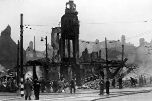 01437 Prints: Large shopping store destroyed during a rad on a town in the North East of England