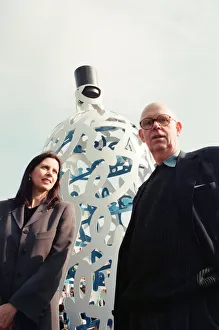 00834 Prints: The launch of the sculpture Bottle of Notes, a piece of public art by Claes
