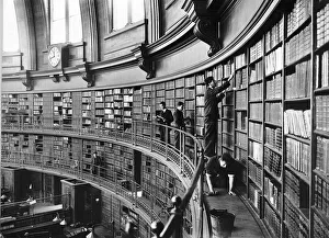 Museums Prints: Launderers work to clean 4000000 books in the great library of the British Museum Dbase