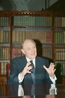 01389 Prints: Leader of the Labour Party Neil Kinnock is interviewed by David Dimbleby ahead of
