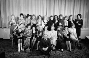 00390 Prints: Twenty of the leading ladies from the play The Mousetrap