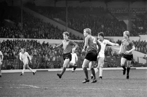 Leeds United 1 v. Sunderland 0. Division One Football. February 1981 MF01-33-100