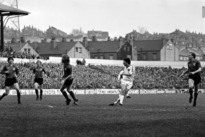 Leeds United 1 v. Sunderland 0. Division One Football. February 1981 MF01-33-027