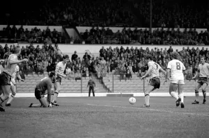 Leeds United 1 v. Sunderland 0. Division 1 Football. October 1981 MF04-06-093